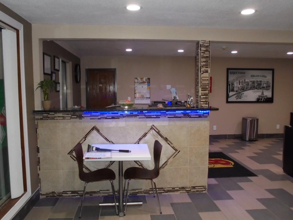 Super 8 By Wyndham Okawville Exterior foto